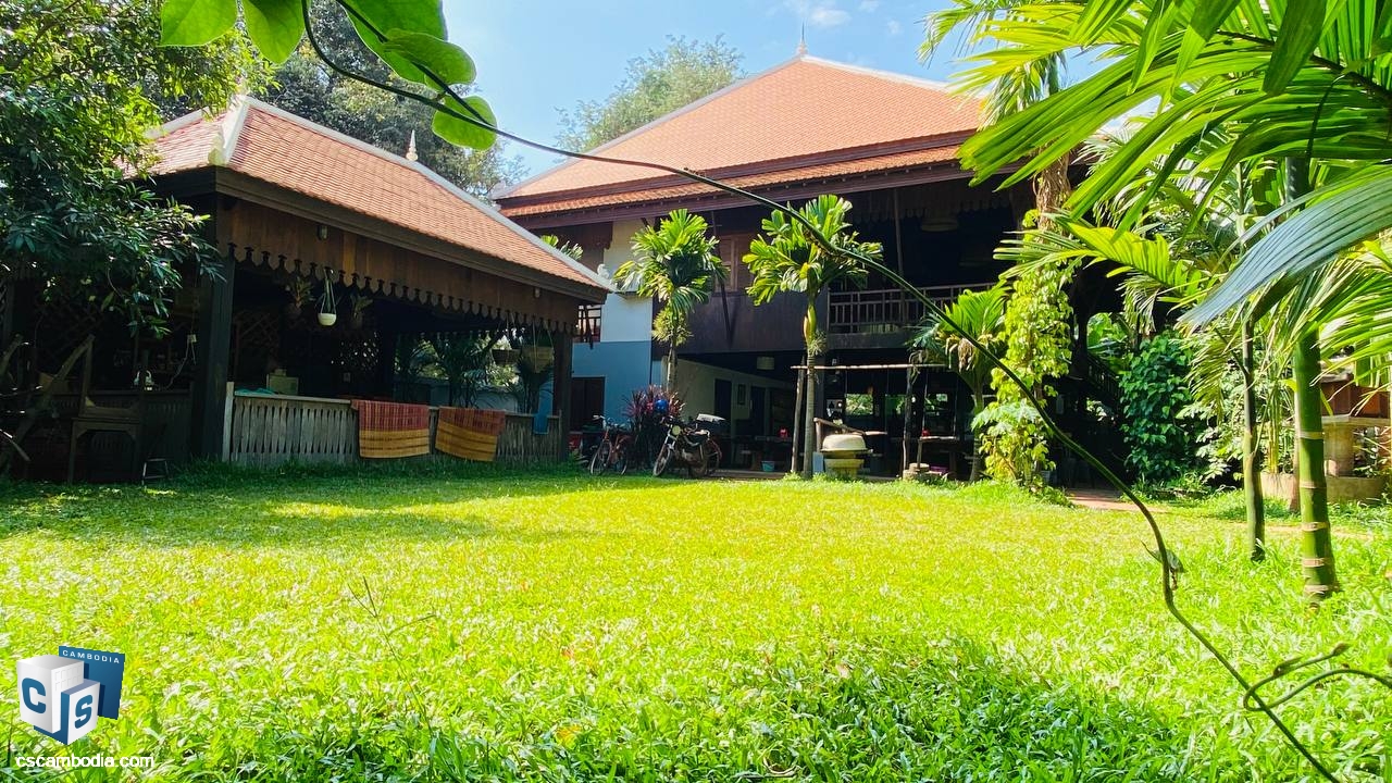 6-Bedroom Wooden House for Sale in Prasat Bakong, Siem Reap